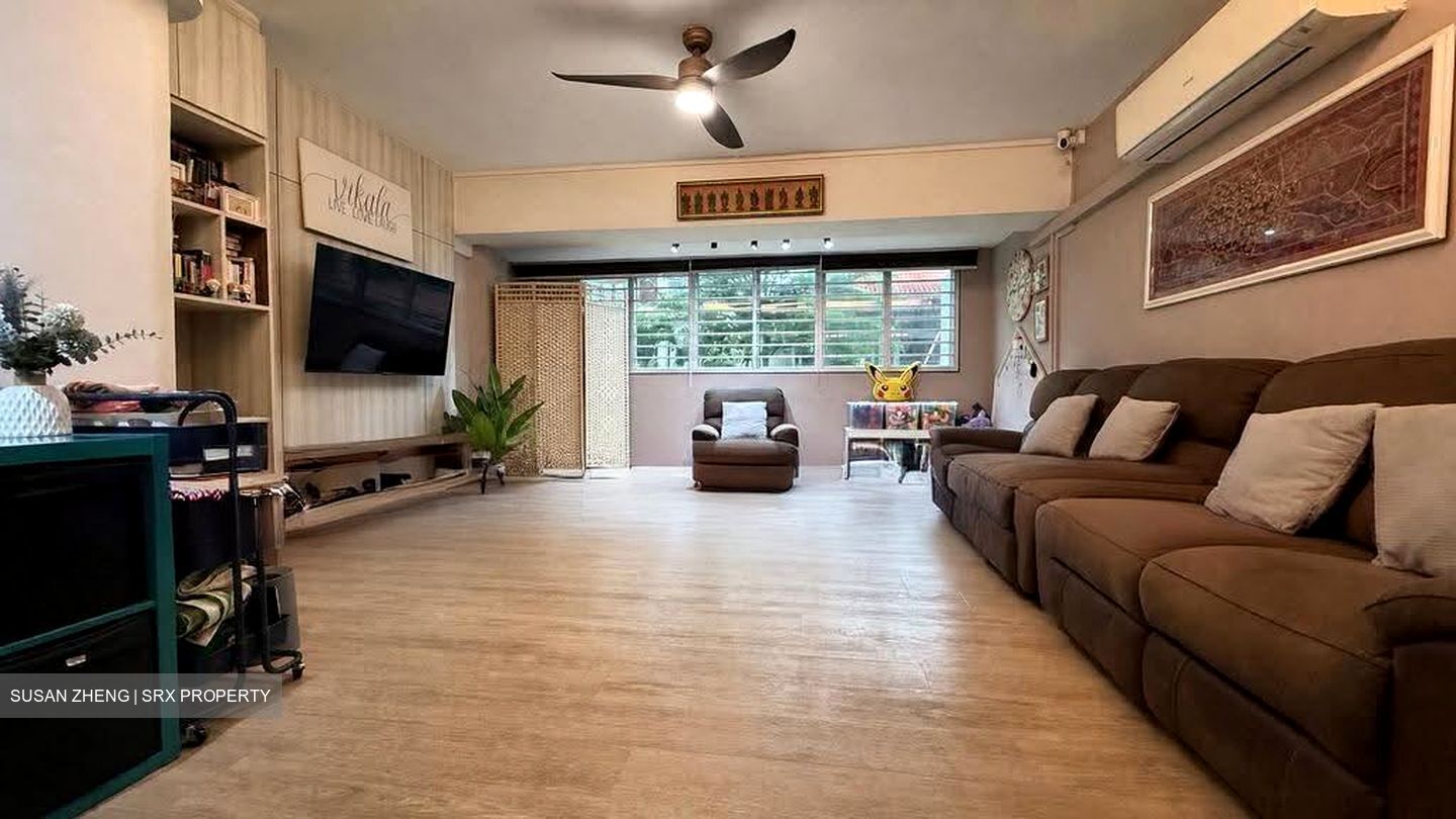 Blk 327 Jurong East Street 31 (Jurong East), HDB Executive #606881821